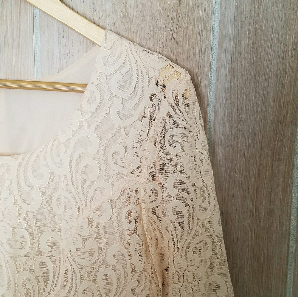 Flapper-Style Lace Mini Dress - Picture 4 of 6